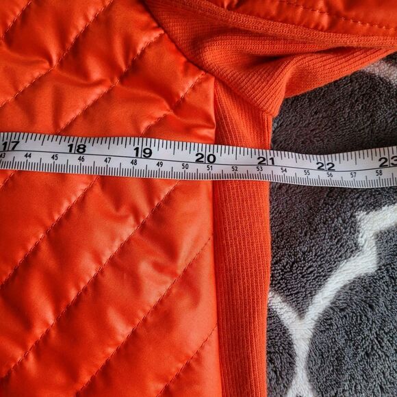 Chico’s Zenergy Orange Quilted Puffer Jacket Size 2 Large Gold Snap Pockets - Picture 3 of 7